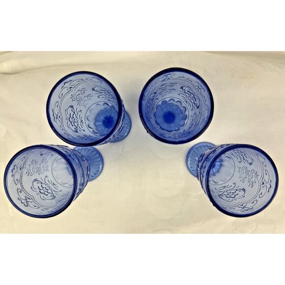 Pioneer Woman Amelia 4-Piece 14.7 oz Glass Goblet Set with Embossed Design Blue - Picture 2 of 5
